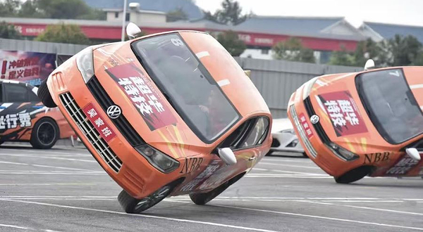 超华汽车摩托特技飞行秀(桂海晴岚)