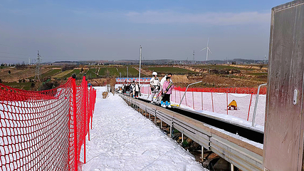 华山国际滑雪场第 5 张图片