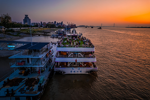 “浔阳江号”游轮