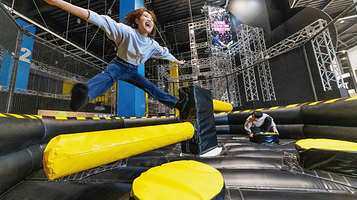 VS PARK WITH G LaLaport福冈店