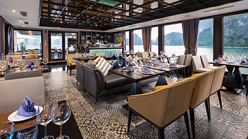 Jade Sail 号下龙湾游船