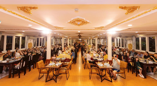 印度支那皇后号西贡河游船