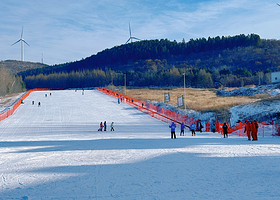 奥悦碾子山国际滑雪场