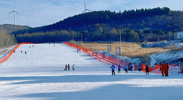 奥悦碾子山国际滑雪场