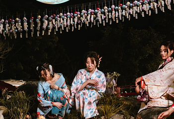 奇诺村，人们在那里祈祷。第 9 张图片