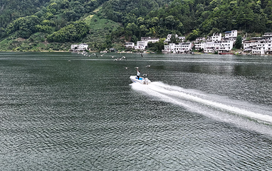 歙县新安江旅游度假区第 4 张图片