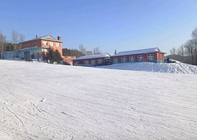 玉泉玉峰滑雪场