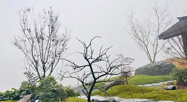 月半湾玻璃栈道景点