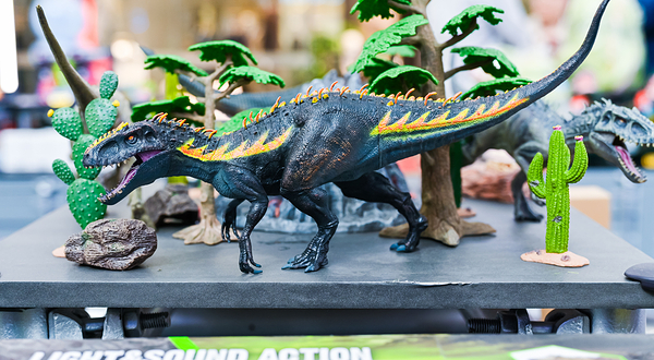 《丛林探秘1·重返侏罗纪》