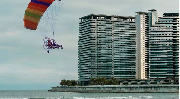 万宁日月湾动力滑翔伞营地