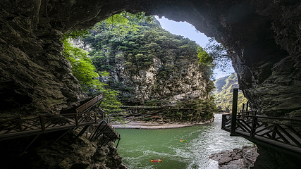 锦鲤山峡谷漂流第 10 张图片