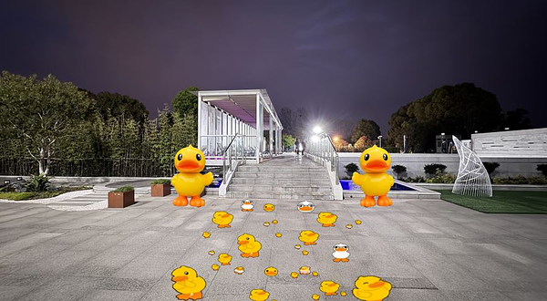 小黄鸭汤泉水上世界