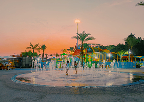 仙凤三宝滋滋水乐园