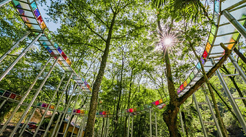 大围山峡谷七彩玻璃漂