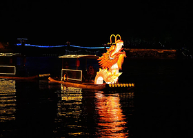 千岛湖“月光之恋”光影艺术夜游