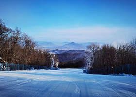 龙泉国际滑雪场