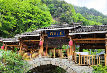 藏龙潭风景区第 1 张图片