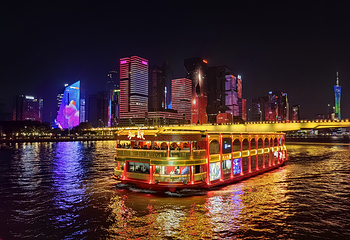 珠江夜游广州塔码头第 8 张图片