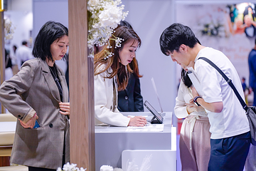 第123届香港结婚节暨秋日婚纱展｜一站式婚礼服务｜中西式婚宴场地｜消费大抽奖 | 17+热卖饼卡礼券品牌第 24 张图片