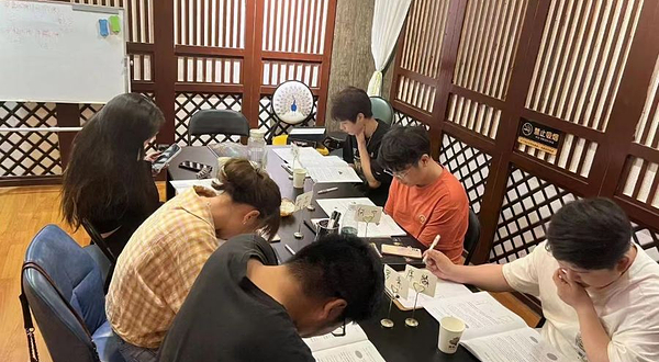 河马先生探案馆(黄石大上海店)