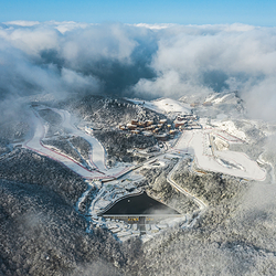 云上草原滑雪场