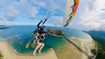 万宁日月湾优翼滑翔伞飞行营地
