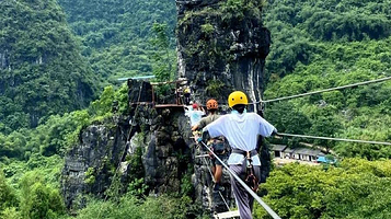 飞拉达攀岩溜索天梯营地