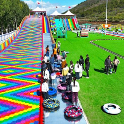 嗨皮小镇亲子乐园