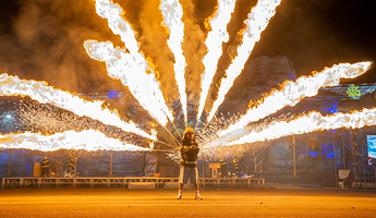 平湖山海几千重