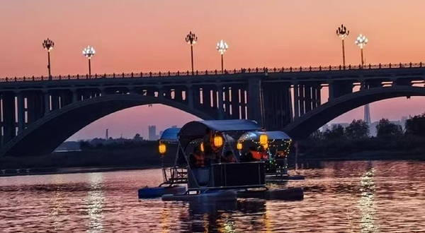 洛阳晴望阁码头游船