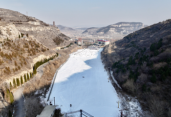 世际园滑雪场第 14 张图片
