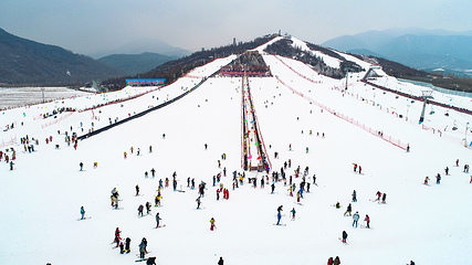 松鸣岩国际滑雪场第 10 张图片