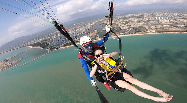 东疆湾沙滩滑翔伞基地