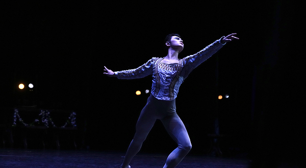 上海芭蕾舞团经典版《天鹅湖》