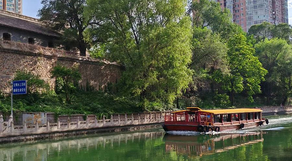 万寿寺码头游船