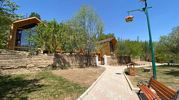 黄土塬牡丹山庄