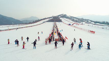 松鸣岩国际滑雪场第 8 张图片