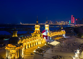 星云里哈尔滨大雪人乐园