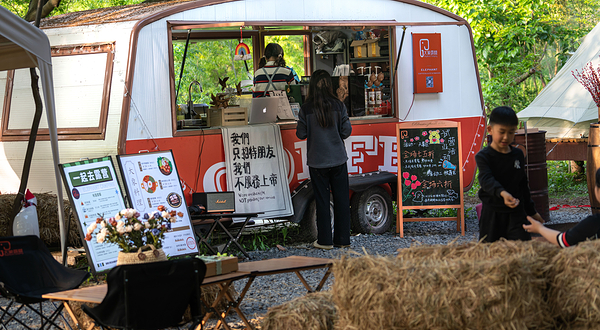 大象露营Elephant Camping