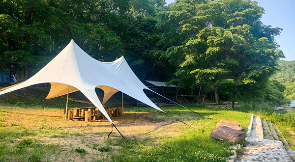 翠河湾漂流度假山庄