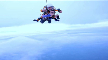 成都青城山高空跳伞基地