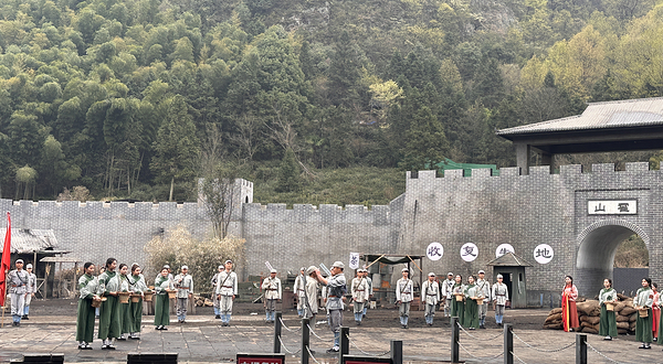 《大别山传奇》实景演出