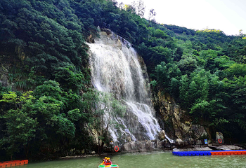 卧龙胜境丛林探险漂流第 19 张图片