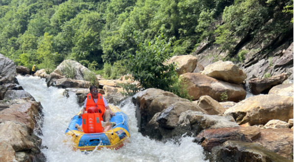 青峰大裂谷漂流