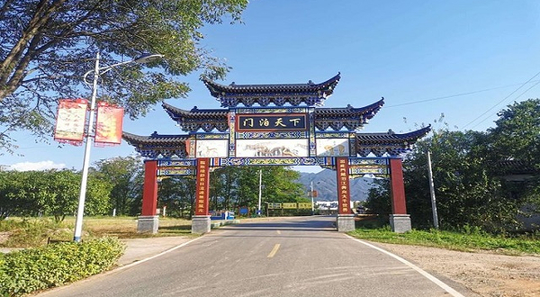 十里画廊竹筏漂流