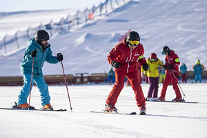 华莲旅游度假区滑雪场