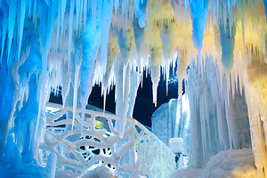 冰帘洞天