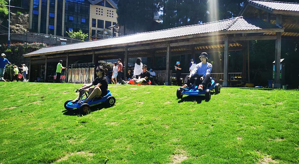 文成绿水尖滑草乐园