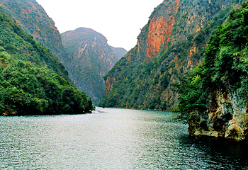 罗平县鲁布革三峡景区第 11 张图片