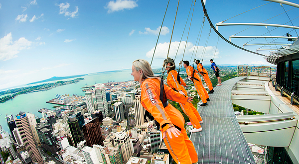 奥克兰天空塔空中漫步＆高空弹跳体验